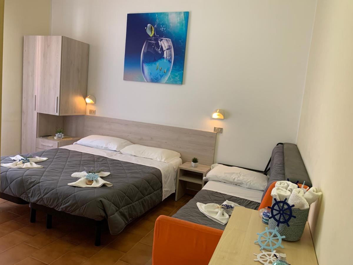 Hotel Palma Benessere Ріміні Екстер'єр фото